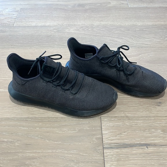 Men’s black Adidas tubular running shoes size 11.5 - Picture 2 of 4